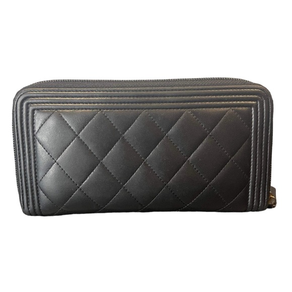~ Chanel Quilted Long Wallet ~ - Picture 2 of 6